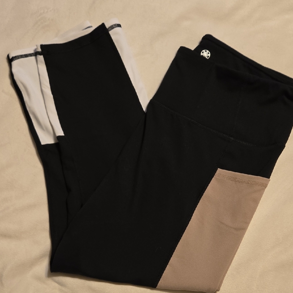 Gaiam Black and Tan Leggings